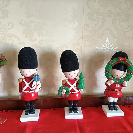 - La Bed & Breakfast 3*